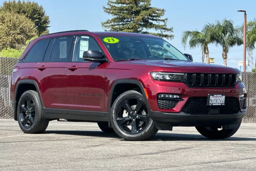 2023 Jeep Grand Cherokee Limited photo 1