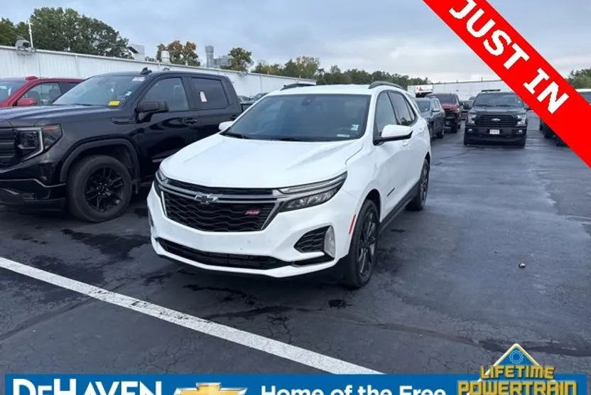 2023 Chevrolet Equinox RS photo 1