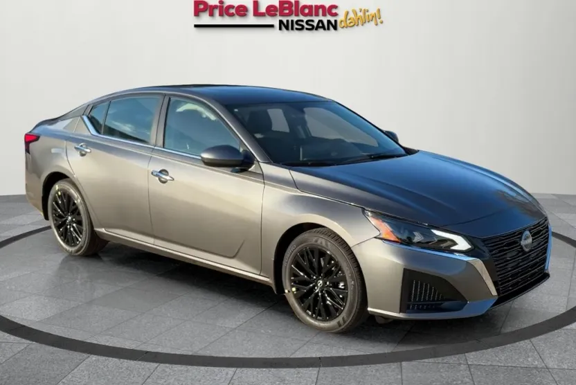 2025 Nissan Altima 2.5 SV photo 1