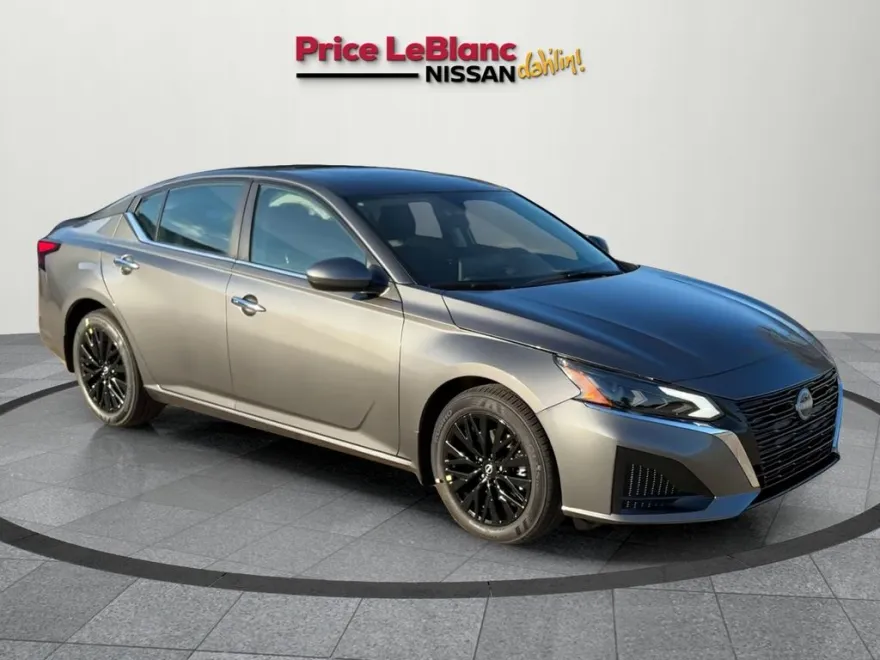 2025 Nissan Altima 2.5 SV photo 1