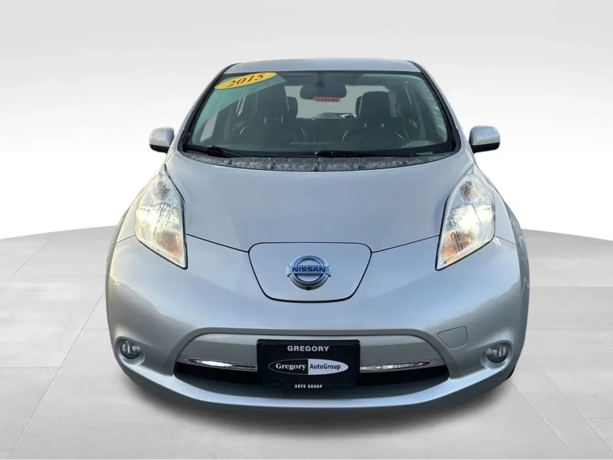2015 Nissan Leaf SL photo 2