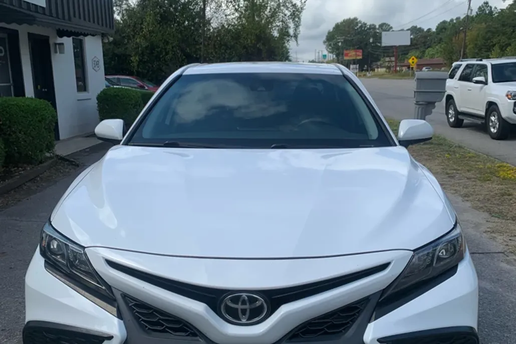 2021 Toyota Camry SE photo 1
