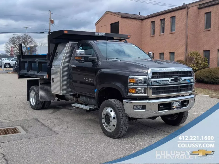 2024 Chevrolet Silverado 5500HD LT photo 1