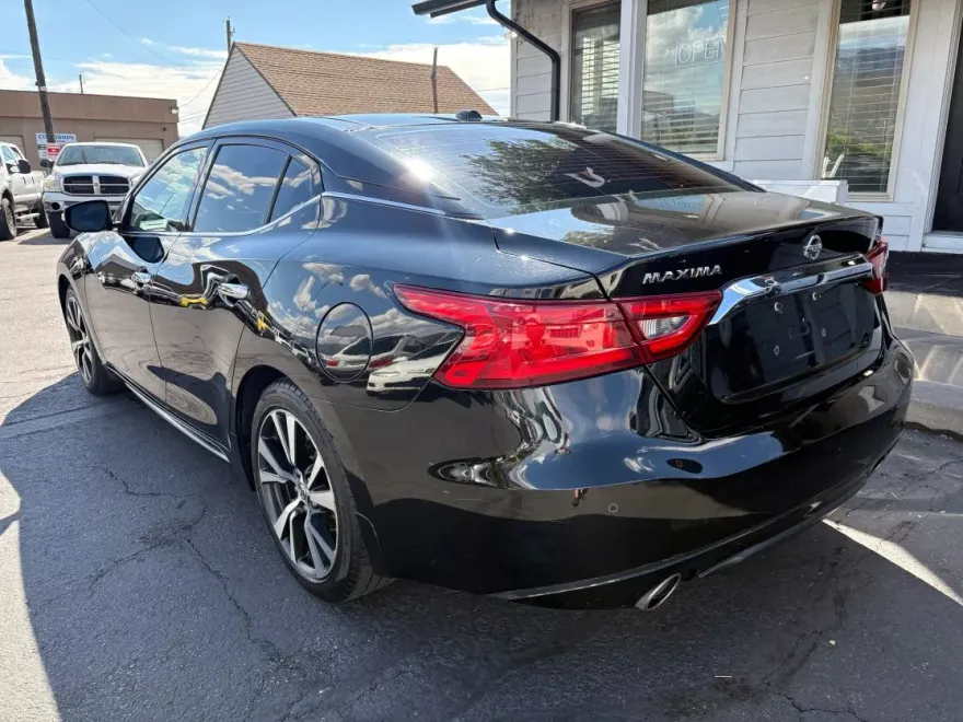 2017 Nissan Maxima SL photo 1