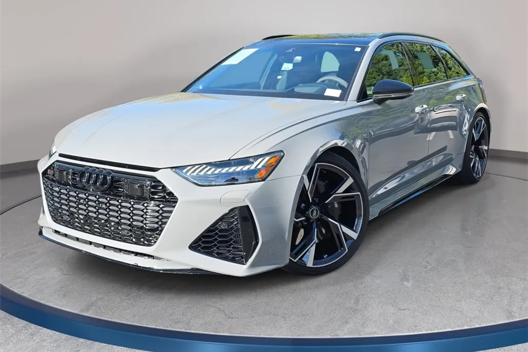 2022 Audi RS 6 Avant Base photo 1
