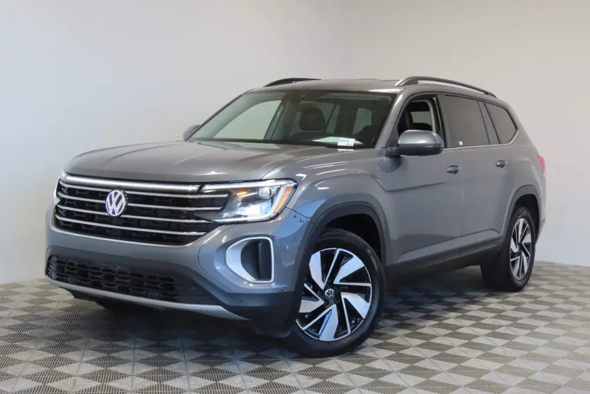 2024 Volkswagen Atlas SE photo 1