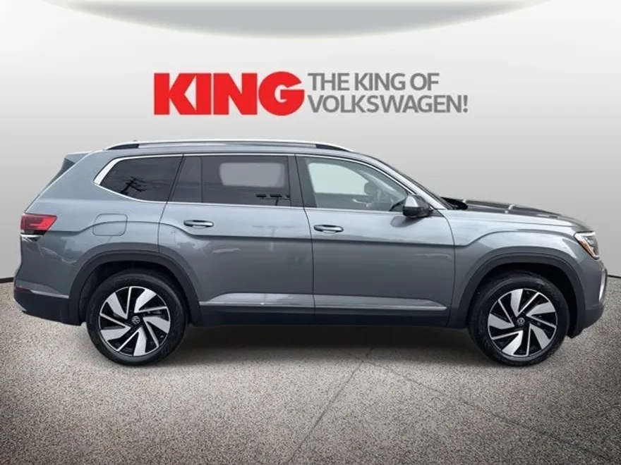 2025 Volkswagen Atlas SEL photo 1