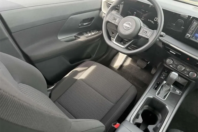 2025 Nissan Kicks S photo 1