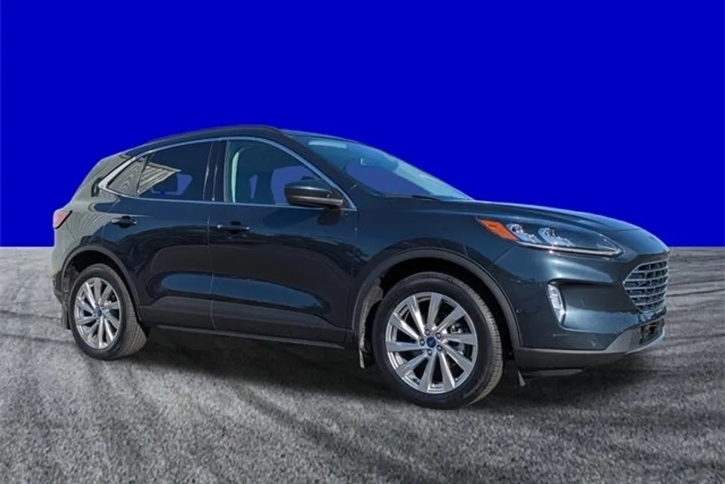 2022 Ford Escape Titanium photo 1