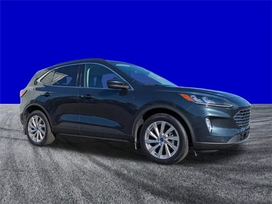 2022 Ford Escape Titanium photo 1