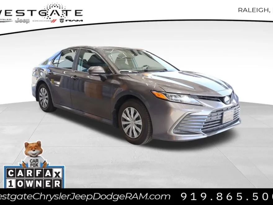 2023 Toyota Camry Hybrid LE photo 1