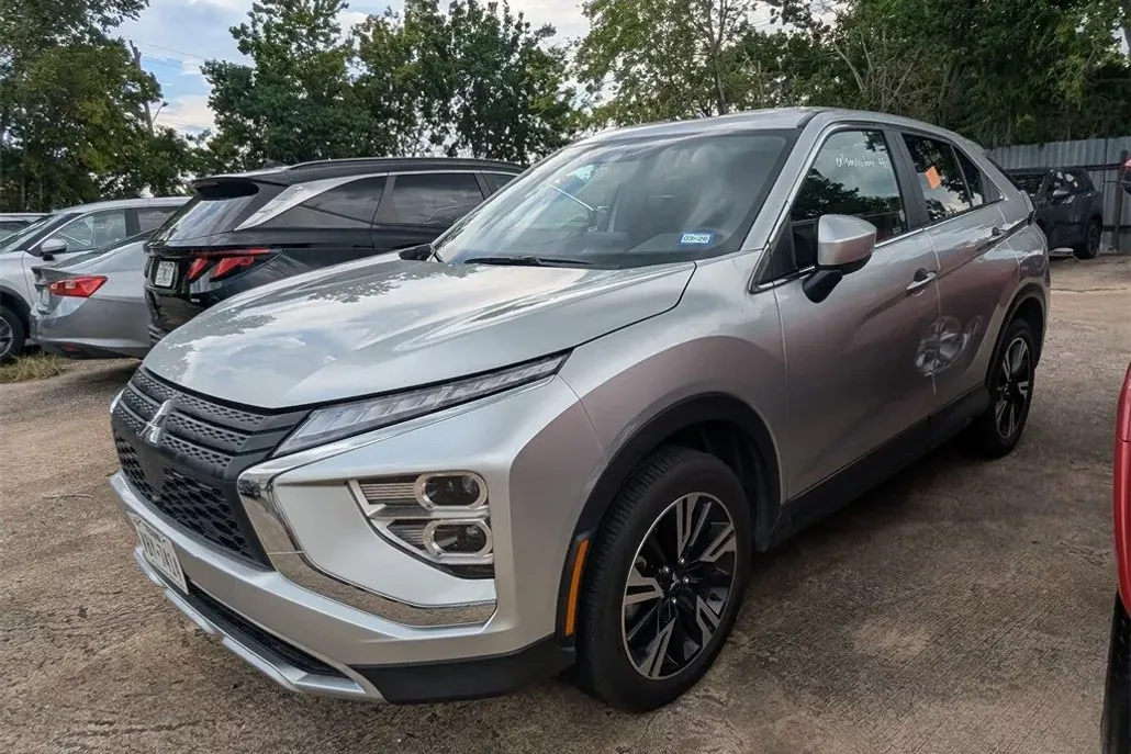 2024 Mitsubishi Eclipse Cross SE photo 1