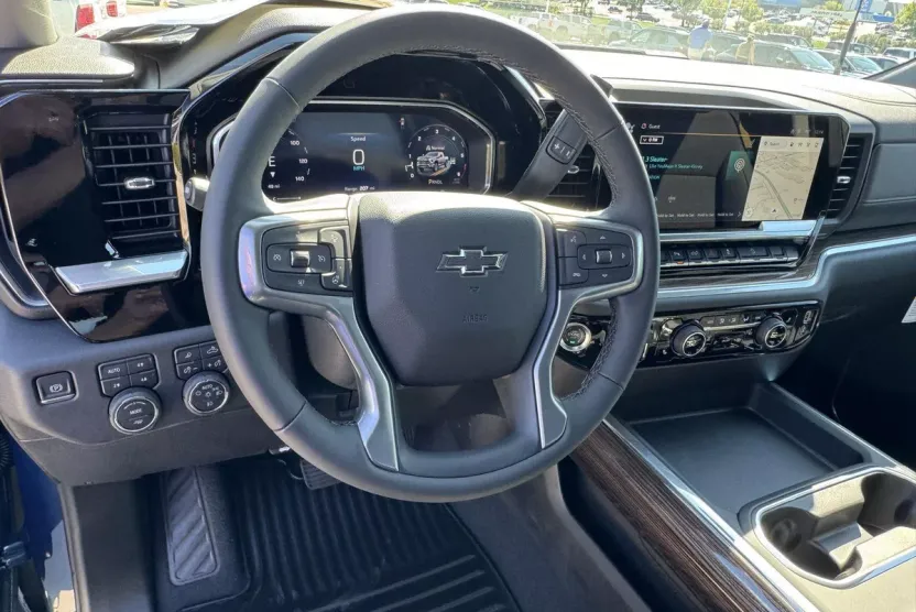 2026 Chevrolet Silverado 2500HD LT photo 1