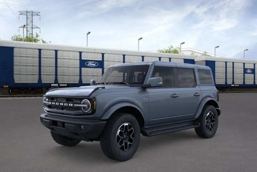 2025 Ford Bronco Outer Banks photo 1