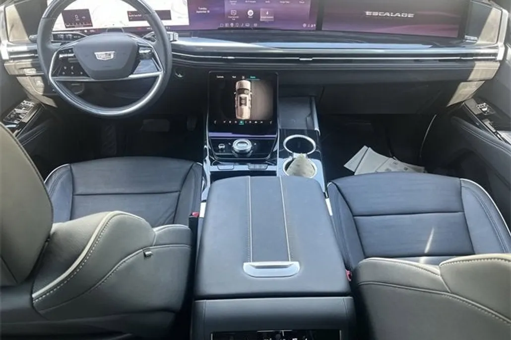 2025 Cadillac Escalade Sport photo 1