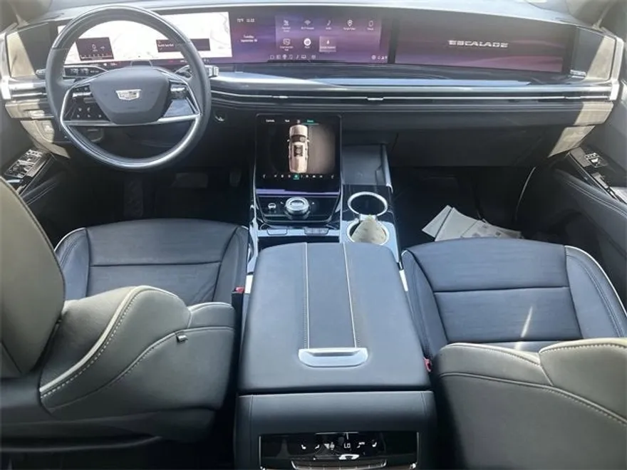 2025 Cadillac Escalade Sport photo 1
