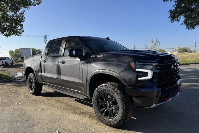 2023 Chevrolet Silverado ZR2 photo 1