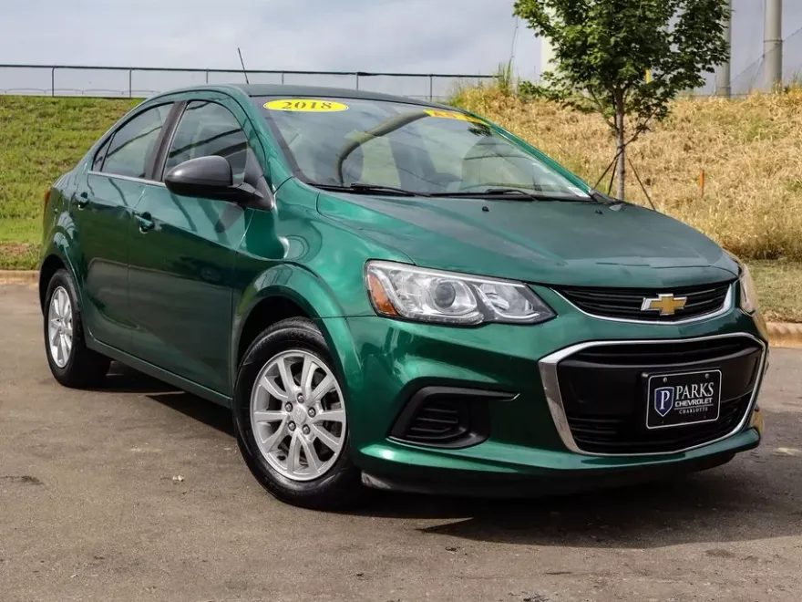 2018 Chevrolet Sonic LT photo 1