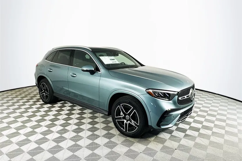 2026 Mercedes Benz GLC 300 photo 1