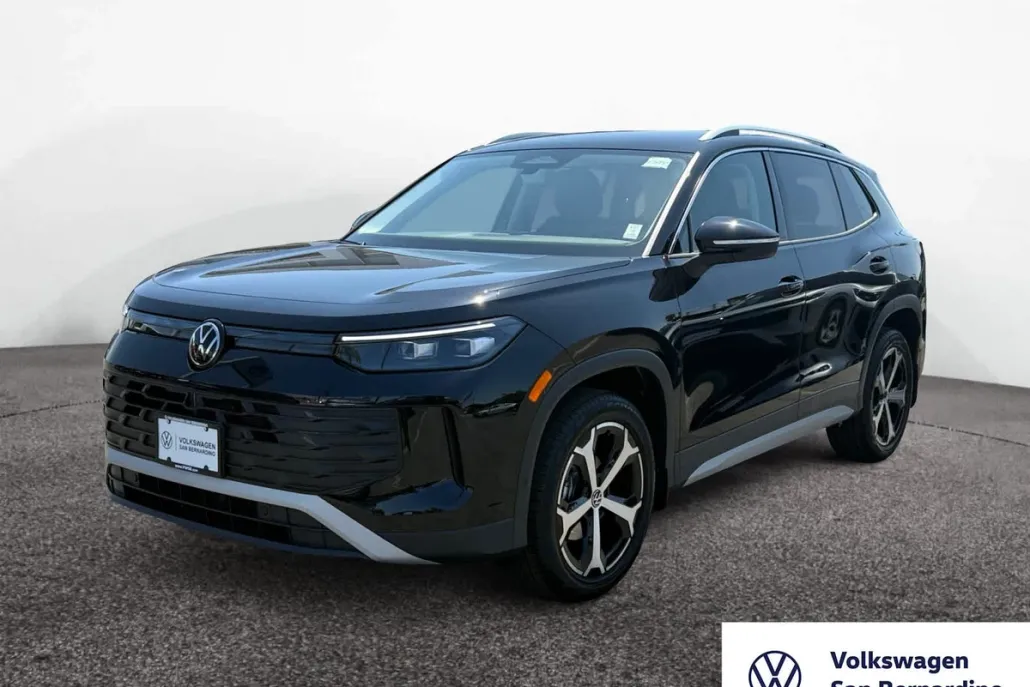 2025 Volkswagen Tiguan SE photo 1