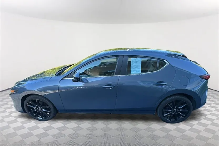 2023 Mazda Mazda3 Preferred photo 1