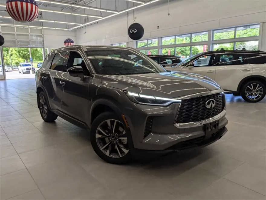 2025 Infiniti QX60 Luxe photo 1