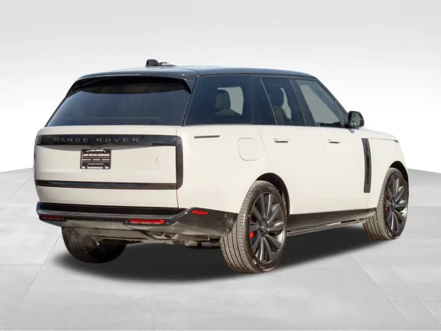 2025 Land Rover Range Rover SV photo 1