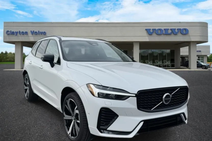 2025 Volvo XC60 B5 photo 1
