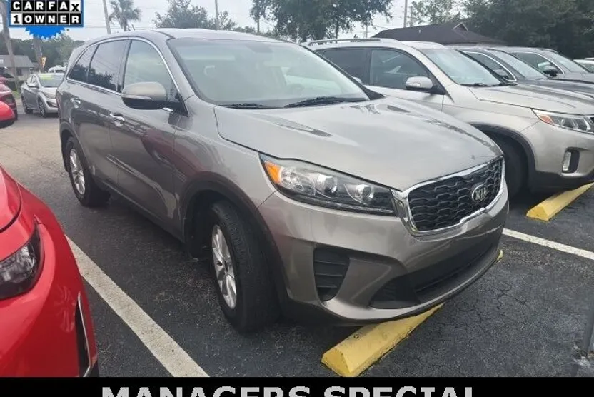 2019 Kia Sorento LX photo 1