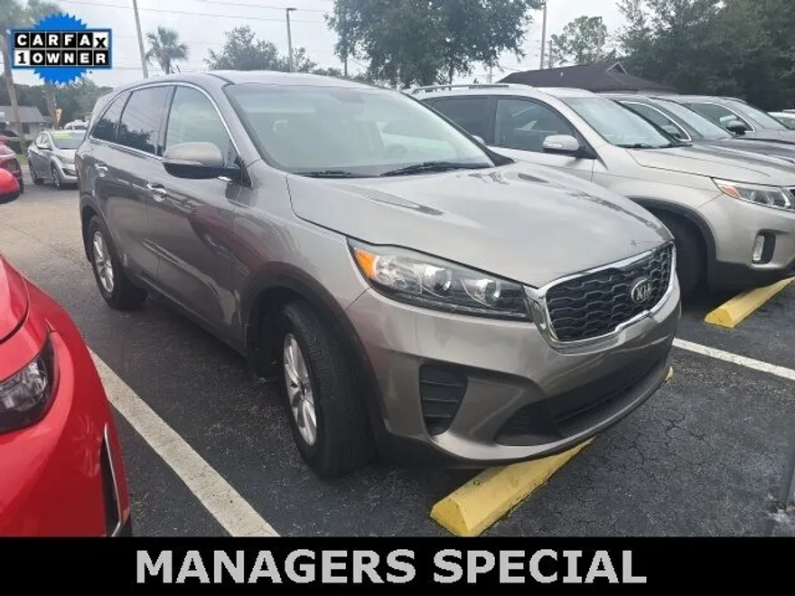 2019 Kia Sorento LX photo 1