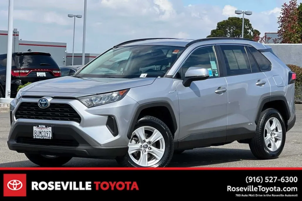 2021 Toyota RAV4 Hybrid LE photo 1