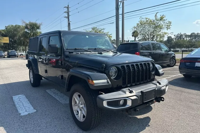 2022 Jeep Gladiator Sport photo 1
