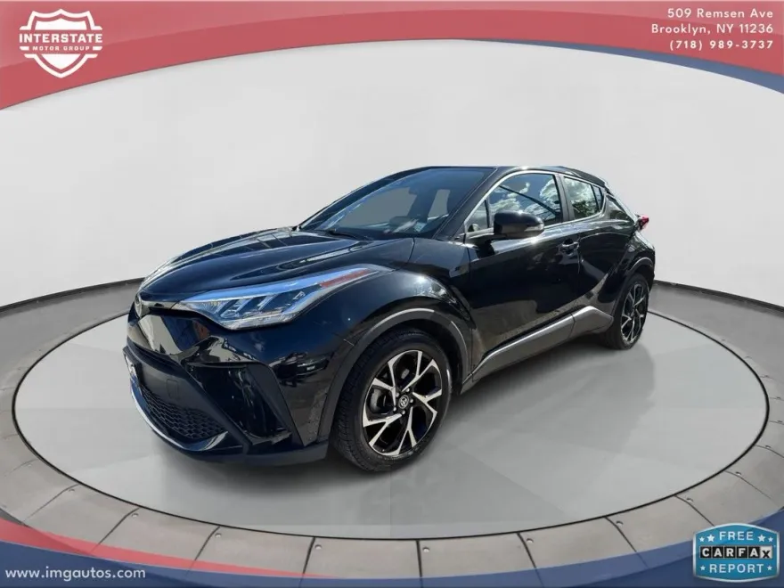 2022 Toyota C-HR XLE photo 1