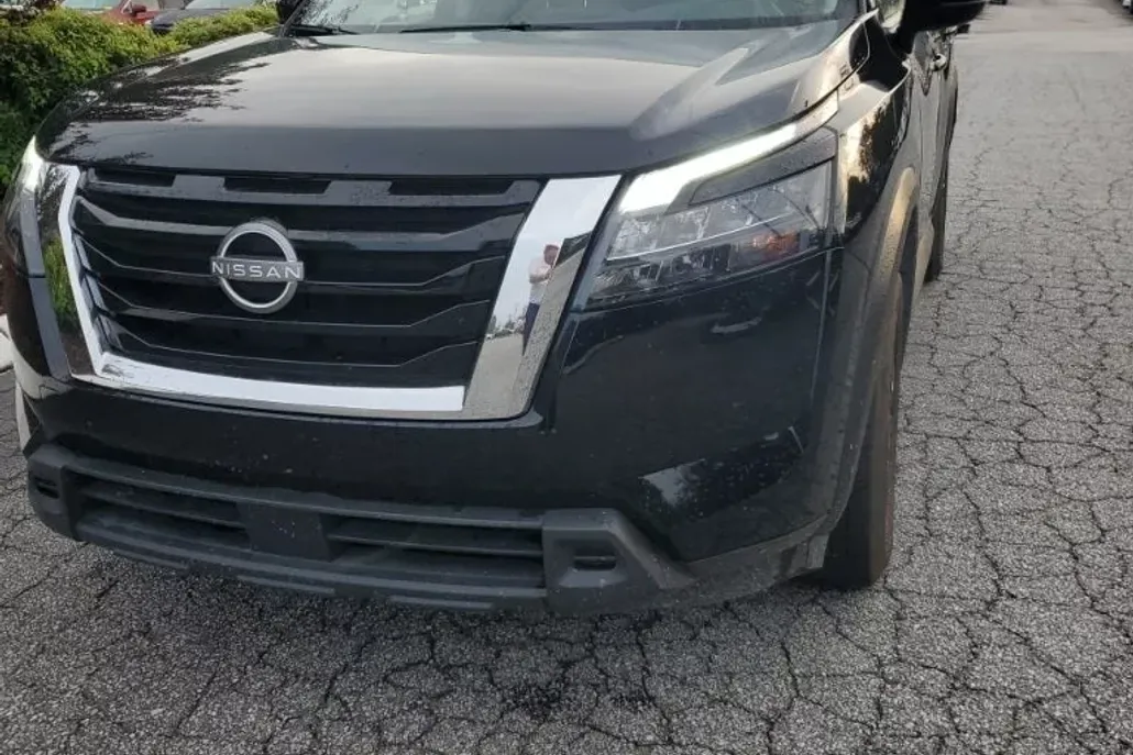 2024 Nissan Pathfinder SV photo 1