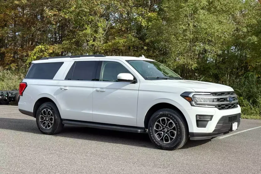 2024 Ford Expedition MAX XLT photo 1