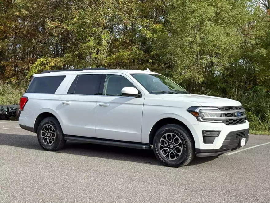 2024 Ford Expedition MAX XLT photo 1