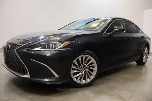 2022 Lexus ES 300h Luxury photo 3