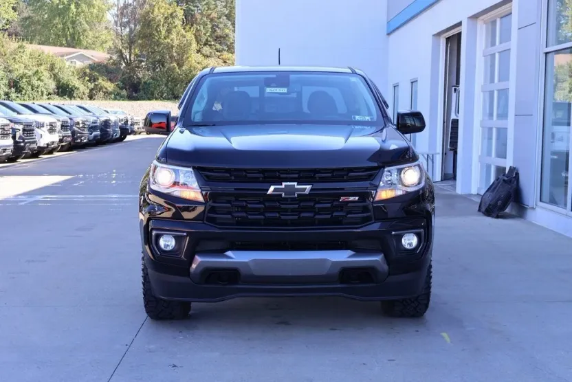 2022 Chevrolet Colorado Z71 photo 1