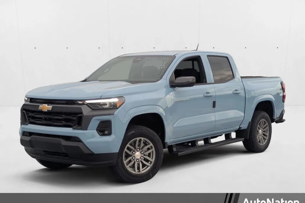 2025 Chevrolet Colorado Work Truck LT photo 1