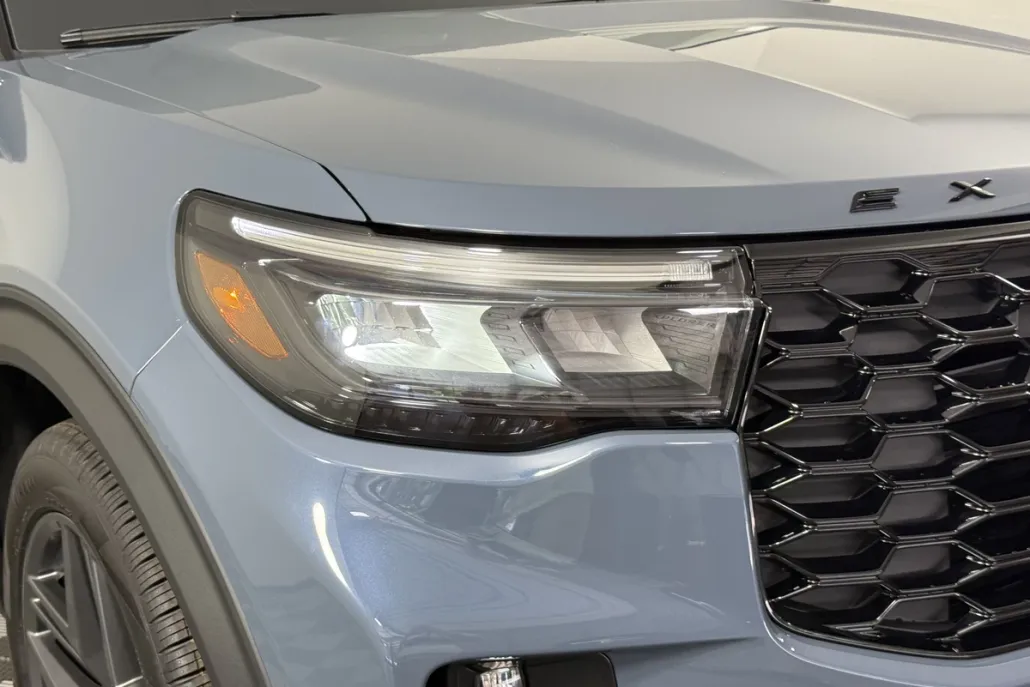 2025 Ford Explorer ST photo 1