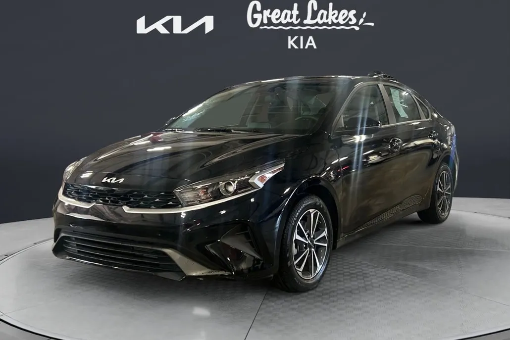 2024 Kia Forte LXS photo 1