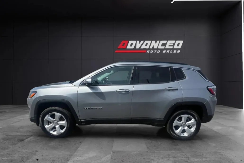 2021 Jeep Compass Latitude Sport photo 1