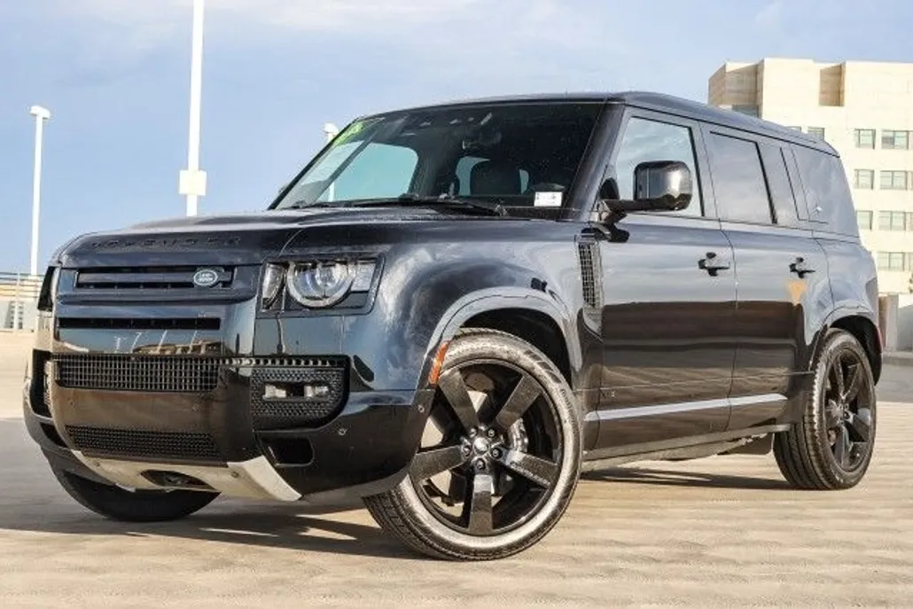 2024 Land Rover Defender 110 V8 photo 1