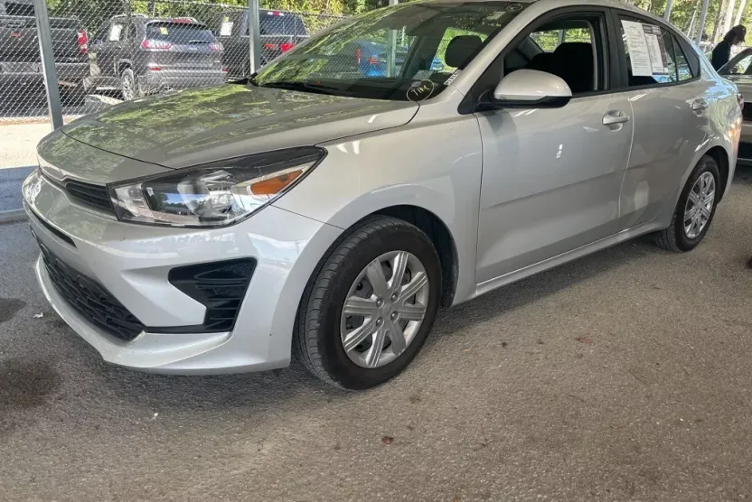 2023 Kia Rio LX photo 1