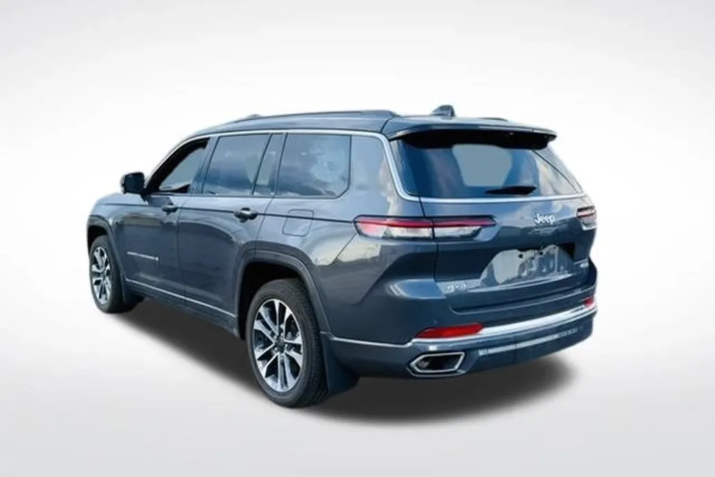 2024 Jeep Grand Cherokee Overland photo 1