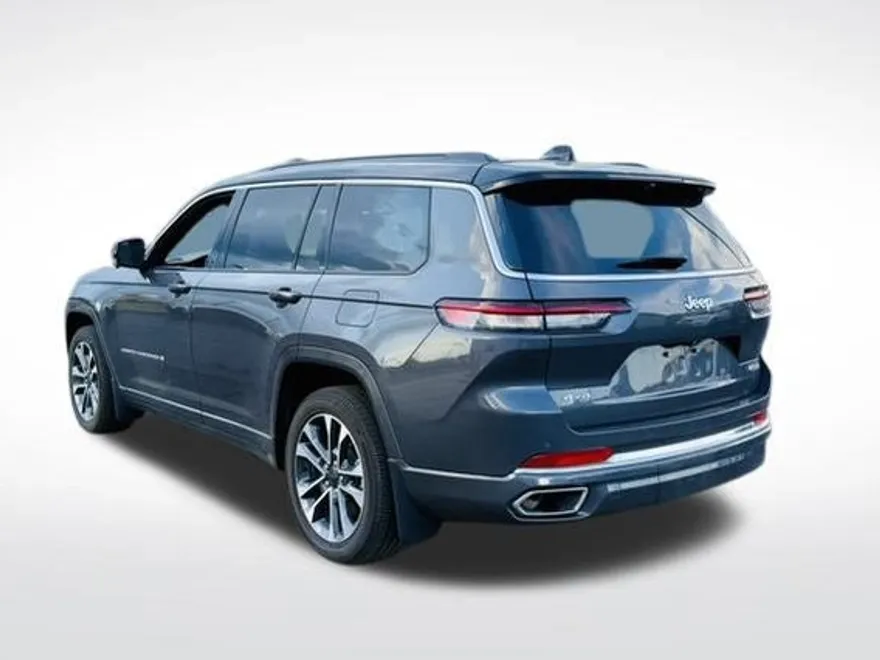 2024 Jeep Grand Cherokee Overland photo 1