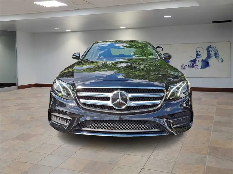 2019 Mercedes Benz E 300 4MATIC Sedan photo 1