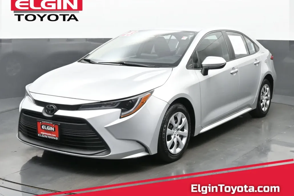 2023 Toyota Corolla LE photo 1