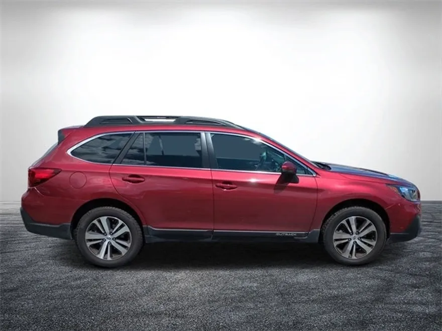 2019 Subaru Outback 2.5i Limited photo 1