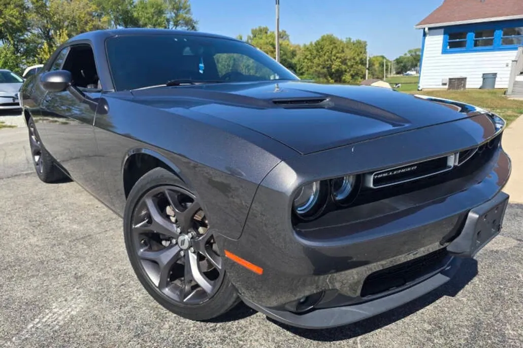 2018 Dodge Challenger SXT Plus photo 1